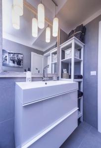 Køkken eller tekøkken på Luxury Art Apartment