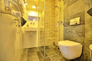 Kúpeľňa v ubytovaní Tartaczna Deluxe Apartments Gdansk
