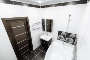 GoldenKey 6 mikrorayon 3 tesisinde bir banyo