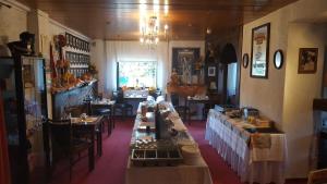 Afbeelding uit fotogalerij van Frau Holle-Land-Hotel Witzenhausen in Witzenhausen +35 foto's