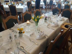 Restoran või mõni muu söögikoht majutusasutuses Gasthof Waldschenke