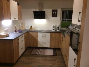 Kuchnia lub aneks kuchenny w obiekcie Ferienhaus Wind