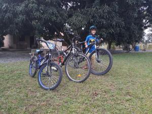 Катання на велосипеді по території Pousada Sao Lourenco або околицях
