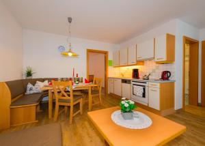 Kuchyňa alebo kuchynka v ubytovaní Appartements Romantika & Appartement Barbara