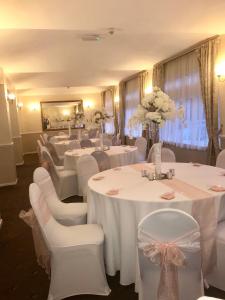 Posezení v ubytování The Highfield Hotel + 37 fotografií