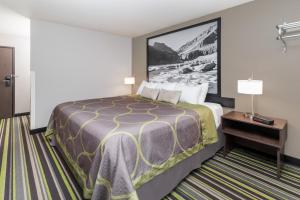 Foto da galeria de Super 8 by Wyndham Kalispell Glacier National Park em Kalispell