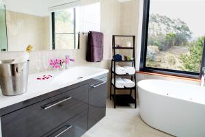 Et badeværelse på Lilypad Luxury Cabins