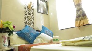 Llit o llits en una habitació de Paris Guest House (D2, 10/F)