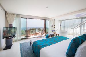 TV a/nebo společenská místnost v ubytování Marrakesh Hua Hin Resort & Spa