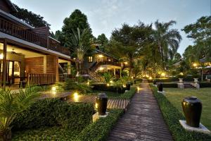 Ein Garten an der Unterkunft The Quarter Pai
