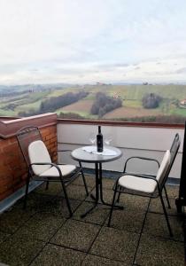 Balkón nebo terasa v ubytování Taverna & Wine Jeruzalem