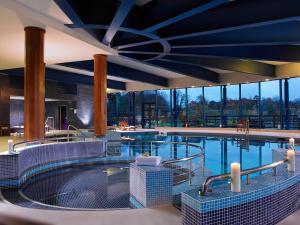 Bassein majutusasutuses Castleknock Hotel või selle lähedal