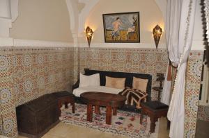 A seating area at Riad L'Arabesque