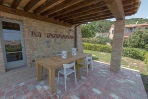 Foto dalla galleria di Borgo in Chianni a Chianni
