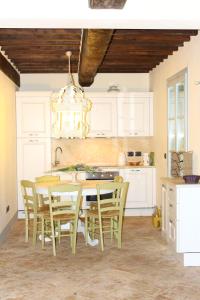 Cucina o angolo cottura di Borgo in Chianni
