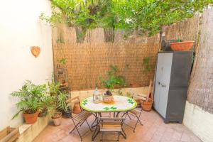A garden outside Apartment Pink21