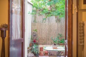 A garden outside Apartment Pink21