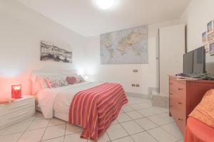 A bed or beds in a room at Apartment Pink21