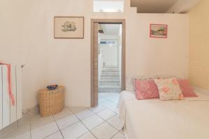 A bed or beds in a room at Apartment Pink21