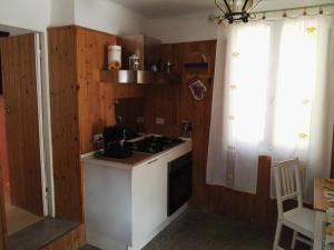 A kitchen or kitchenette at Fontana's House Relax Még 9 kép