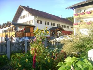 Gallery image of Landhotel Weingarten in Haibach