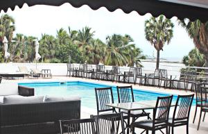 Bazén v ubytování Napolitano Hotel nebo v jeho okolí