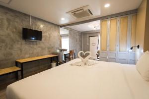 Gallery image of Basaya Beach Hotel & Resort in Pattaya