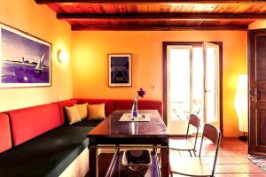 Gallery image of Villa Kalypso and Villa Kirki in Skopelos Town