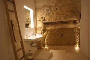 Ένα μπάνιο στο Albergo Diffuso Il Casale