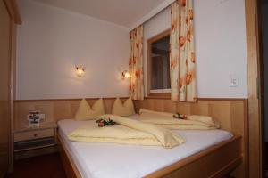 Letto o letti in una camera di Lechlihof