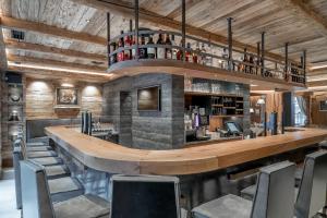 Hol lub bar w obiekcie Sport- und Genusshotel Silvretta