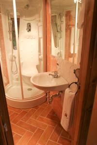 A bathroom at Casa Rural Capricho del Valle