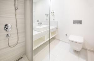 A bathroom at Lina Hotel Taksim Pera