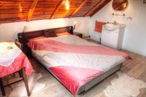 Posteľ alebo postele v izbe v ubytovaní Apartman Maryla