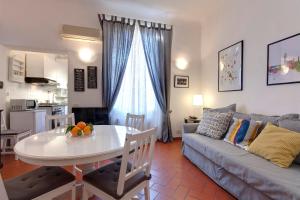 A seating area at Appartamenti San Marco Firenze