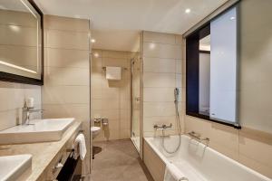 Koupelna v ubytování Hotel Monopol Luzern
