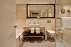 Koupelna v ubytování Hotel Monopol Luzern