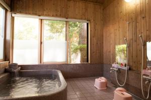 Koupelna v ubytování Aiwa no Mori Hotel + 37 fotografií