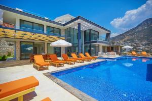 カルカンにあるVilla Unlimited 5 Bedroom Luxury Villa with Infinity Poolのギャラリーの写真