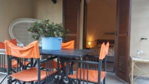 A seating area at La Graziosa Dépendance