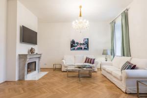 TV a/nebo společenská místnost v ubytování Parkview Boutique Apartments