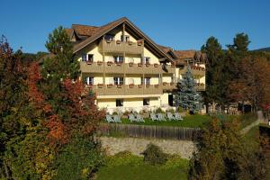 Foto dalla galleria di Hotel Dolomitenblick a Collalbo