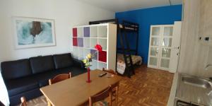 Posezení v ubytování AFFITTACAMERE VALCHIAVENNA - Foresteria Lombarda con PARCHEGGIO PRIVATO SUL POSTO! Apprezzata Gestione Familiare dal 2012, Qualità-Prezzo TOP! "Guest-House with PRIVATE PARKING ON SITE! Appreciated Family Management since 2012, Quality-Price TOP!"
