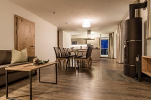 Kuchyň nebo kuchyňský kout v ubytování Appartements Ausblick