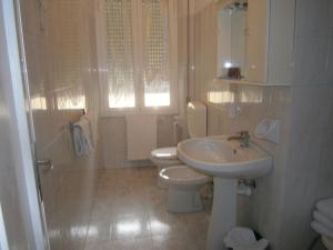 Ванная комната в Hotel Milanesina +37 фотографий