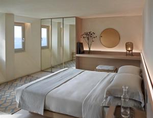 Una cama o camas en una habitación de Villa Bordeaux