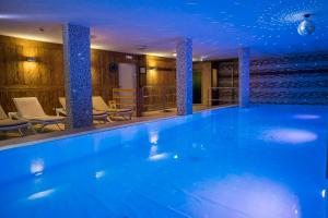 Πισίνα στο ή κοντά στο Albergo Punta Zerbion