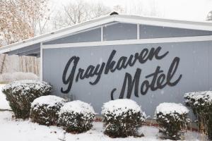 The Grayhaven Motel v zimě