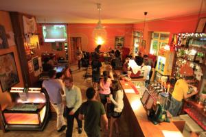 Hosté ubytování Sunflower Beach Backpacker Hostel & Bar