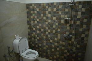 A bathroom at Cecilia Cottage